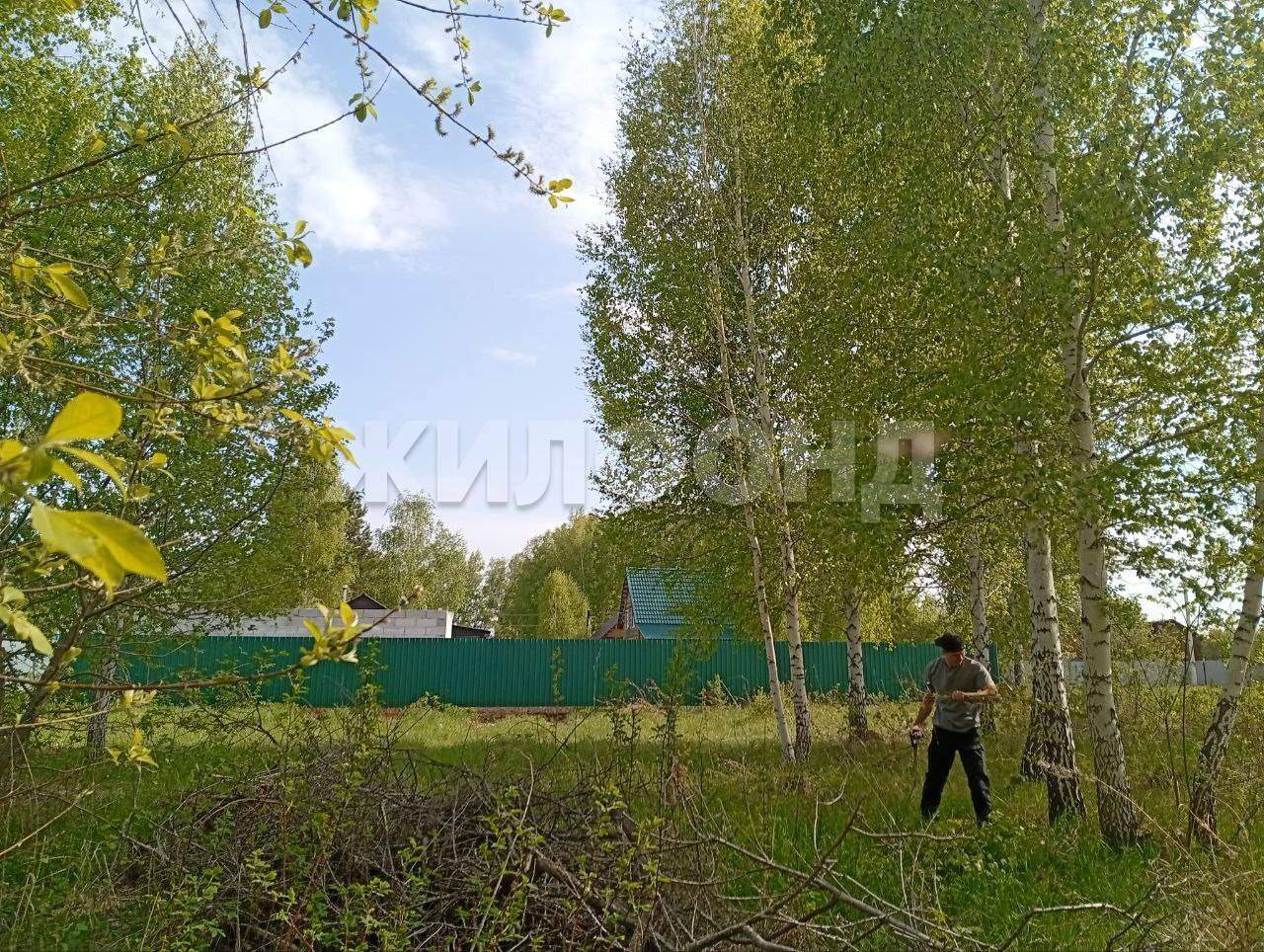 Продам земельный участок 1100 м.кв.