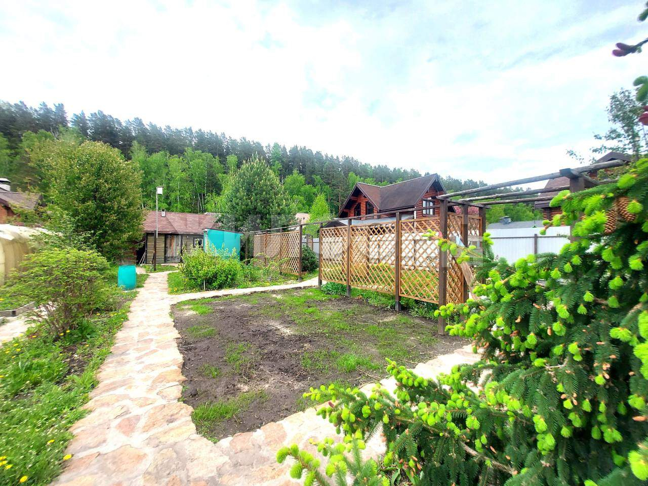 Продам земельный участок 680 м.кв.