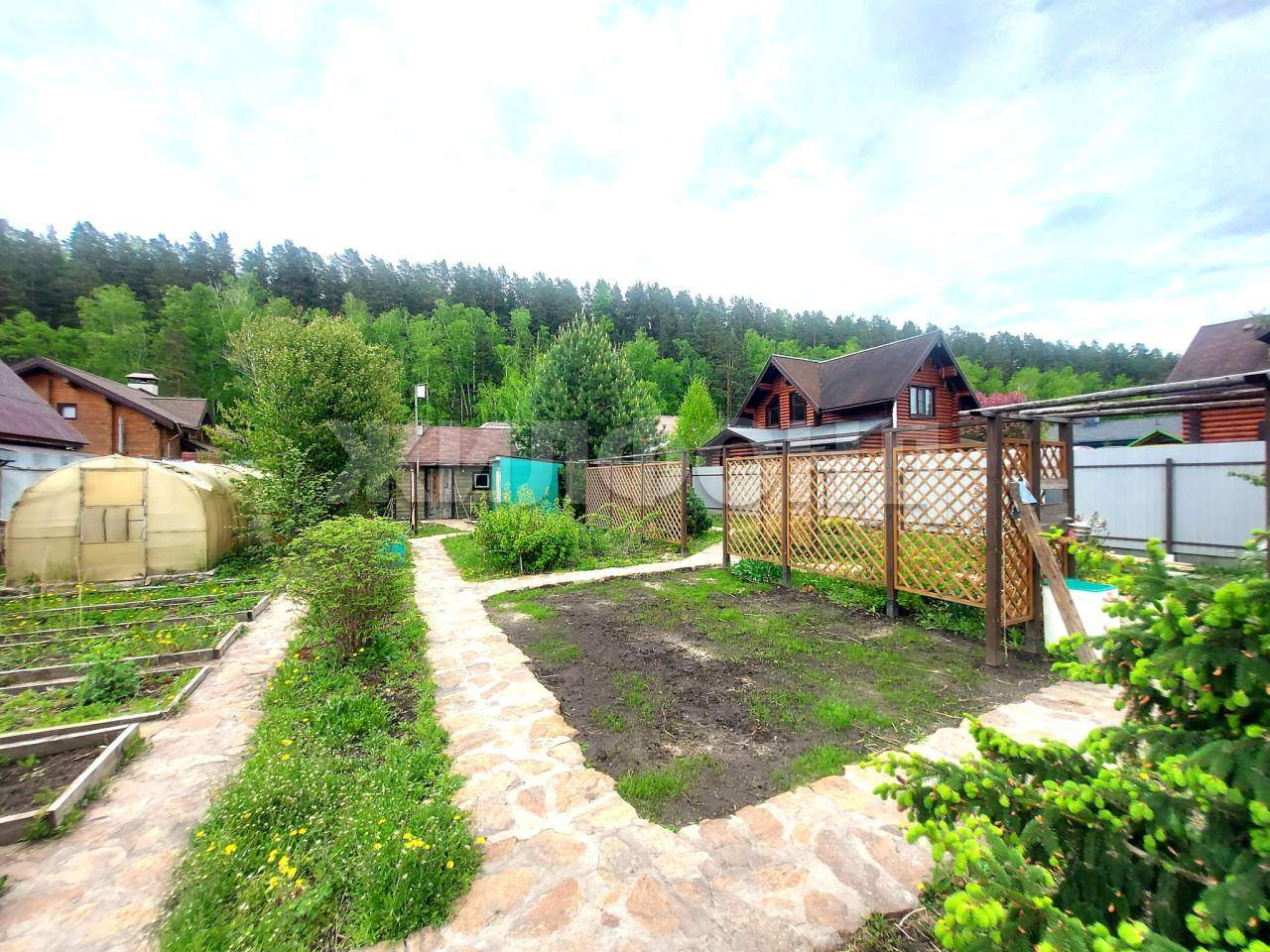 Продам земельный участок 680 м.кв.