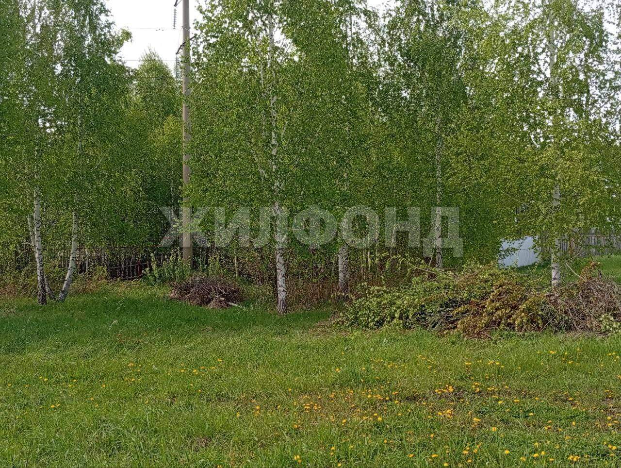 Продам земельный участок 1100 м.кв.