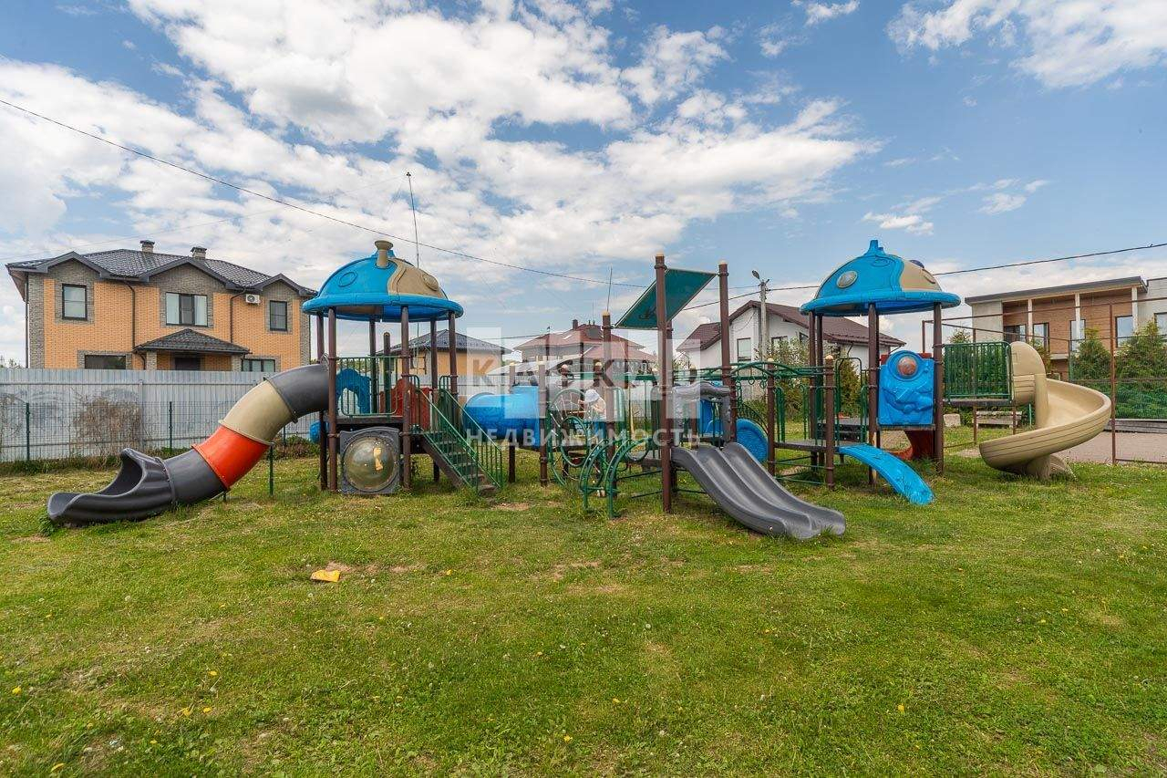 Продам земельный участок 1200 м.кв.
