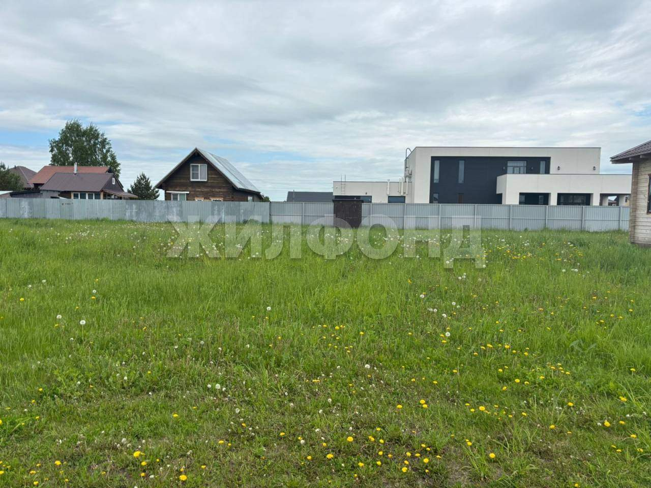 Продам земельный участок 1007 м.кв.