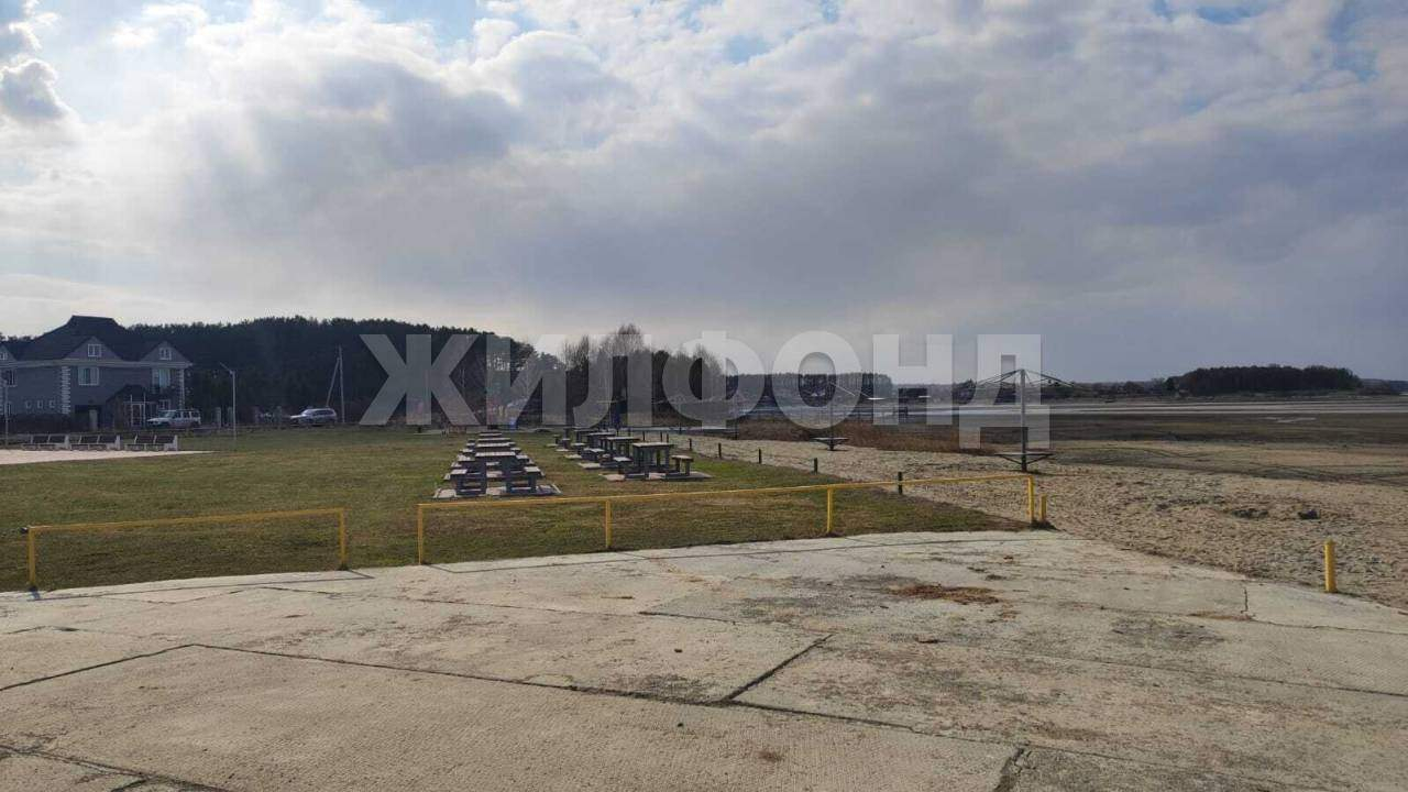 Продам земельный участок 1007 м.кв.