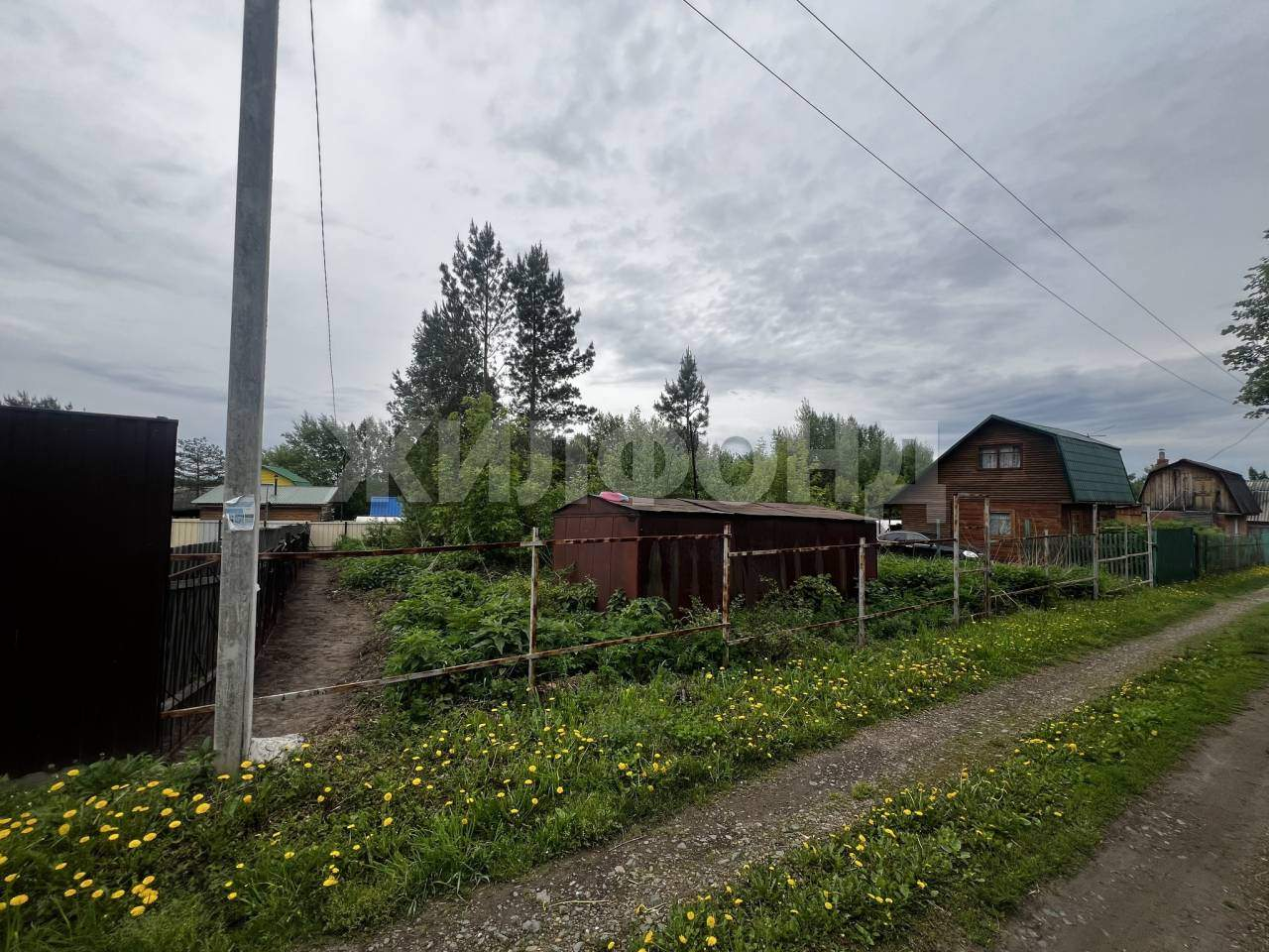 Продам земельный участок 600 м.кв.