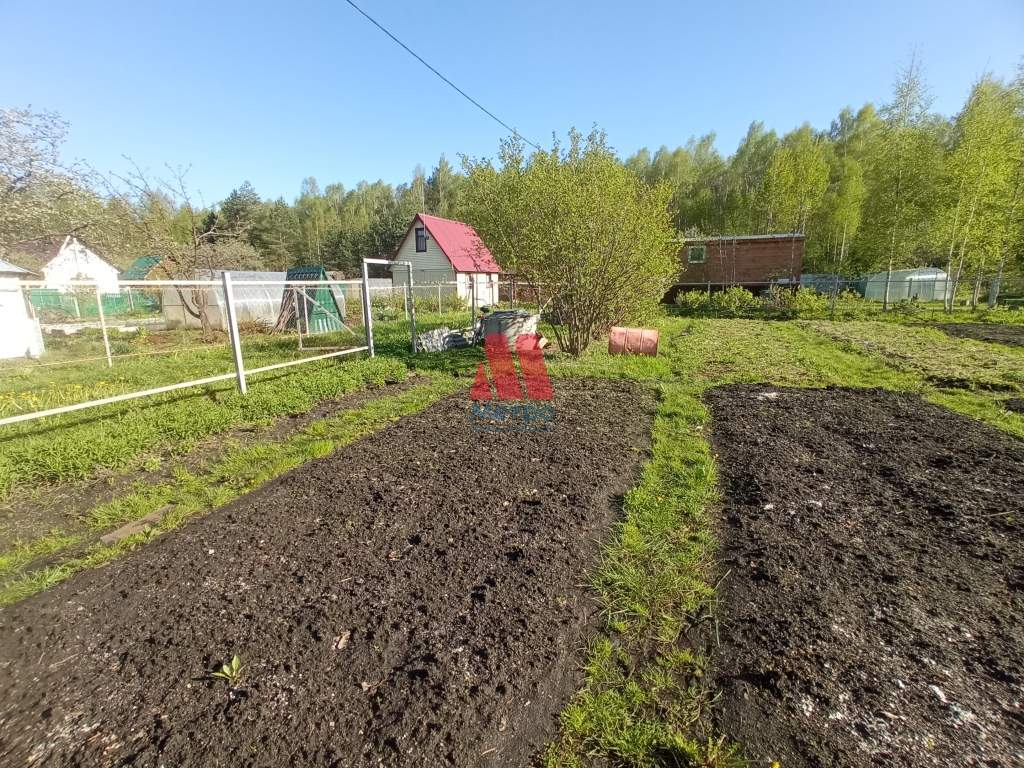 Продам земельный участок 680 м.кв.