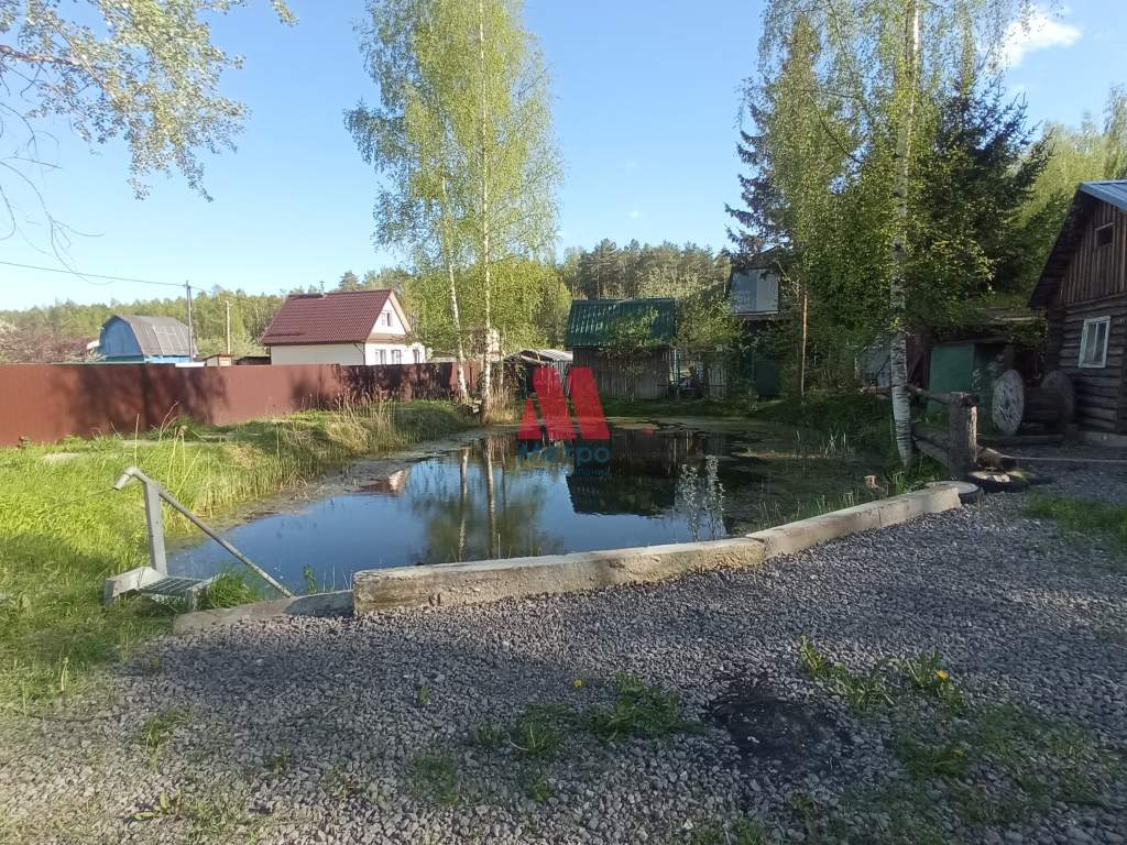 Продам земельный участок 680 м.кв.