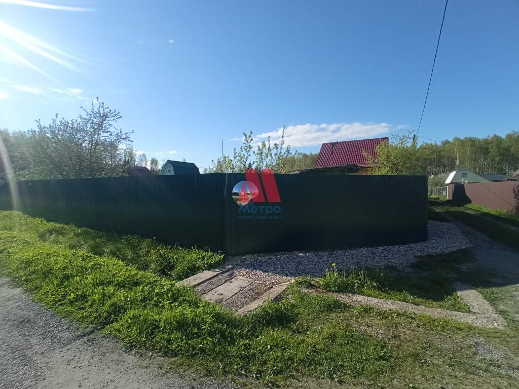 Продам земельный участок 680 м.кв.