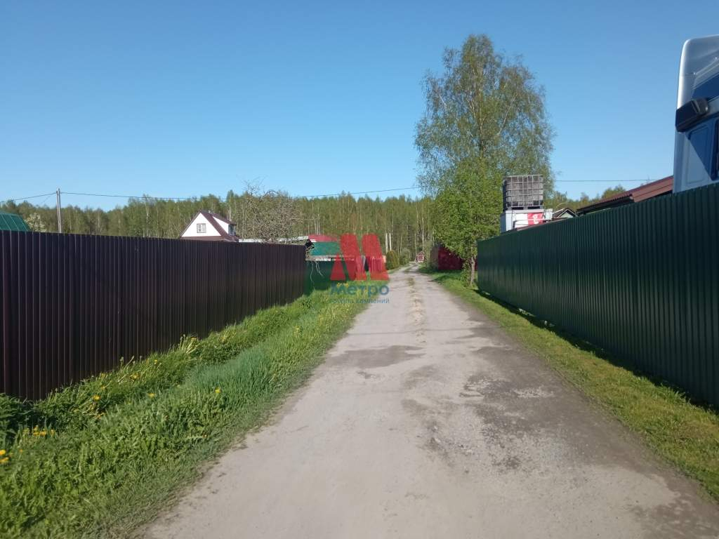Продам земельный участок 680 м.кв.