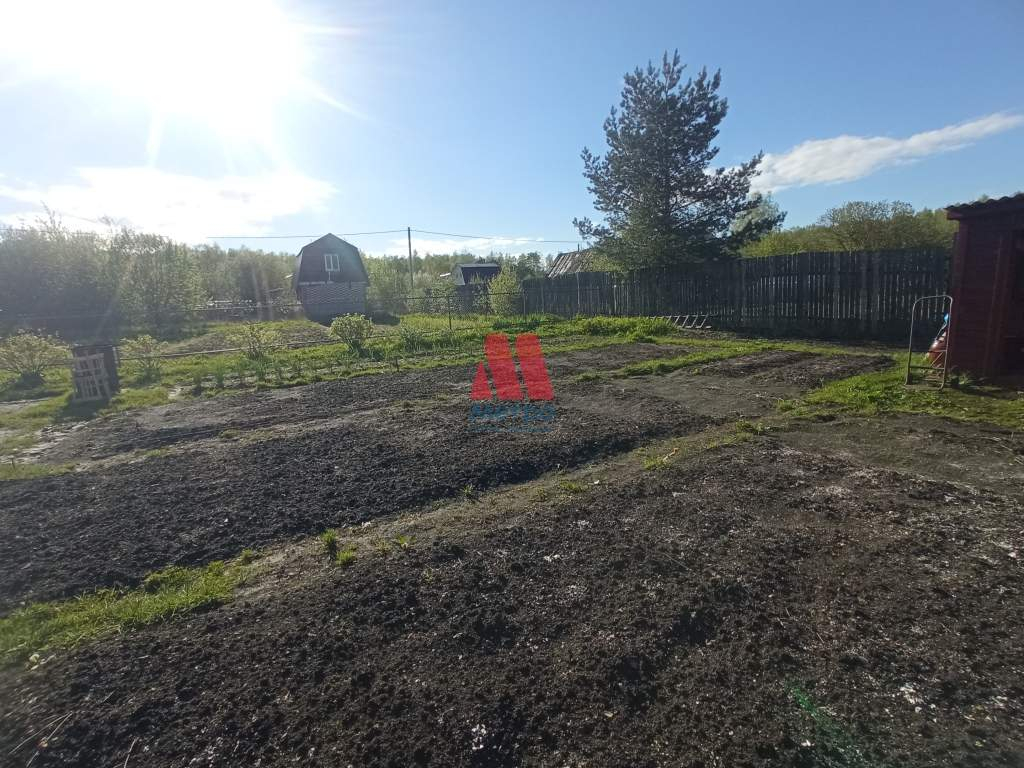 Продам земельный участок 680 м.кв.