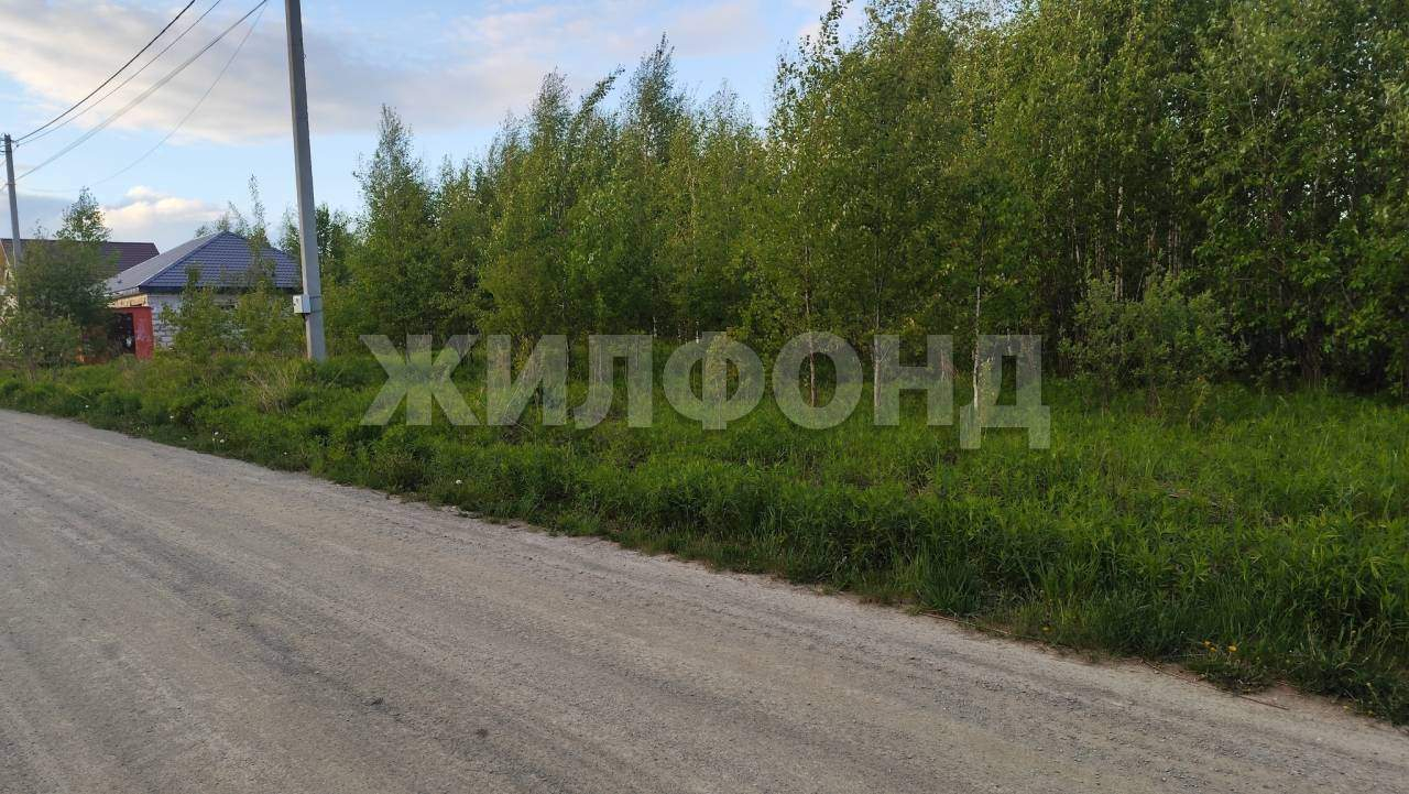 Продам земельный участок 1000 м.кв.
