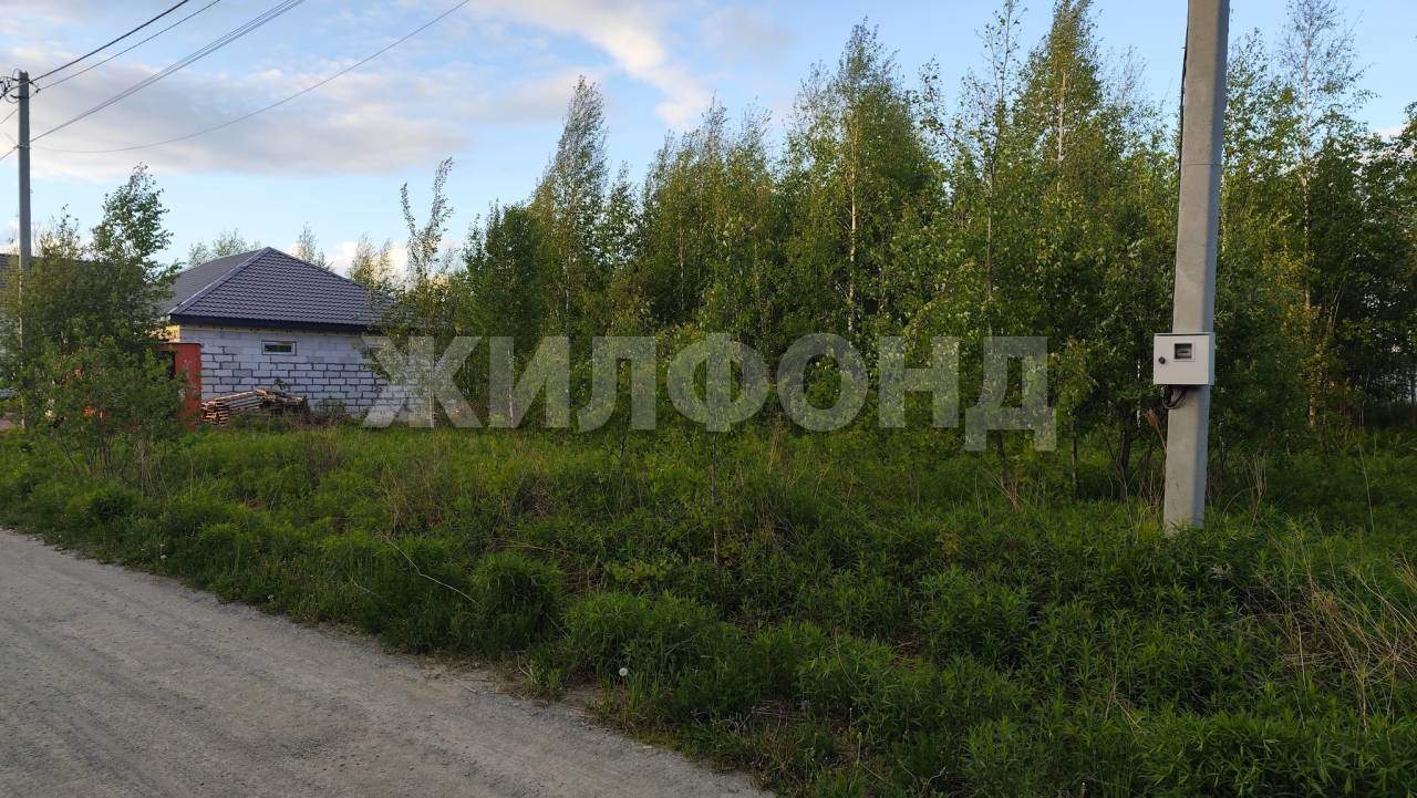 Продам земельный участок 1000 м.кв.