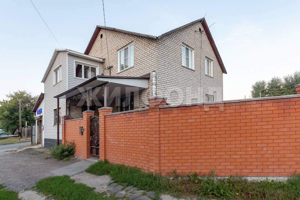 Дом на продажу в Барнауле, Антона Петрова улица фото №0