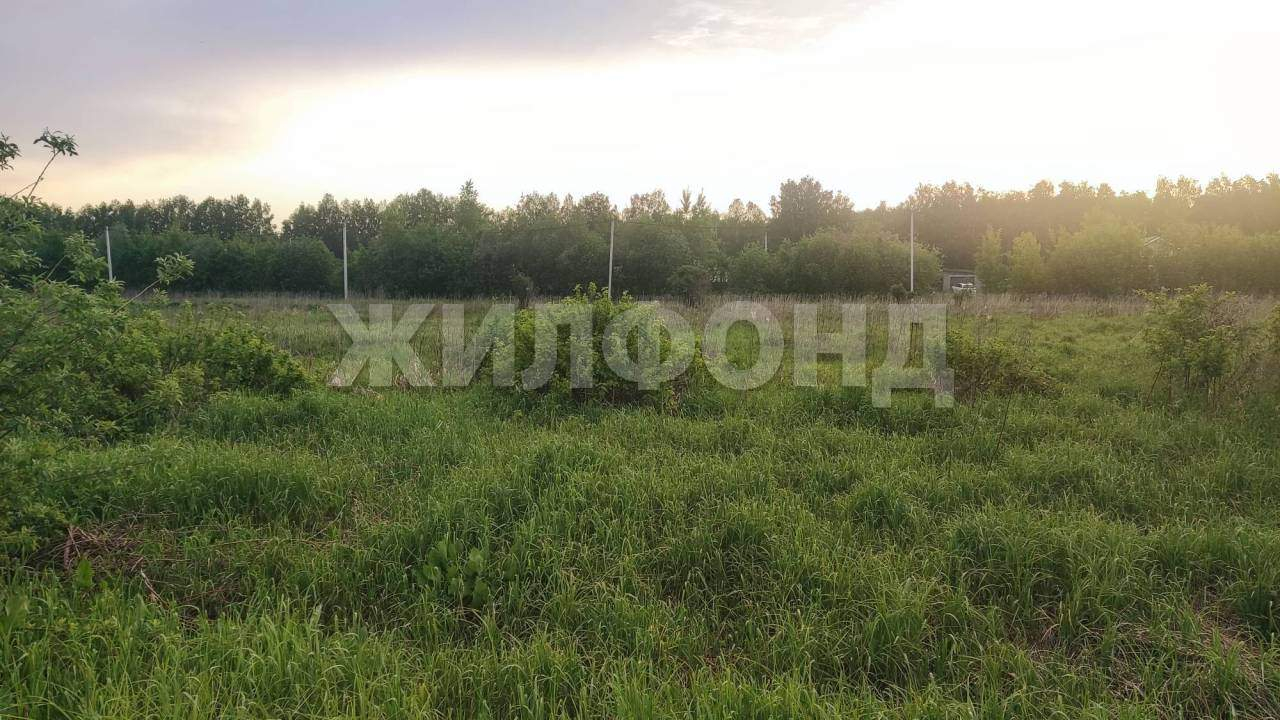 Продам земельный участок 1000 м.кв.