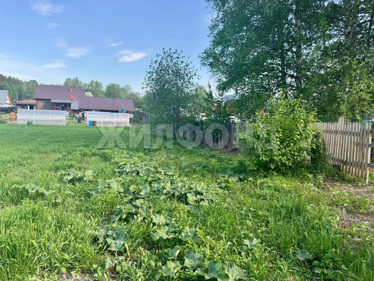 Продам земельный участок 1500 м.кв.