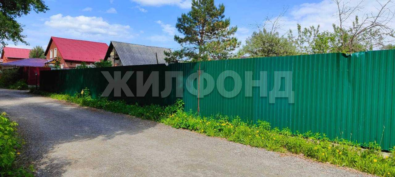 Продам земельный участок 610 м.кв.