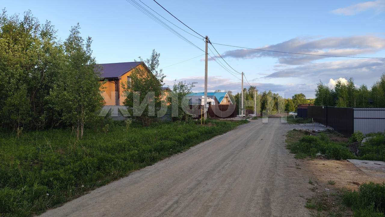 Продам земельный участок 1000 м.кв.