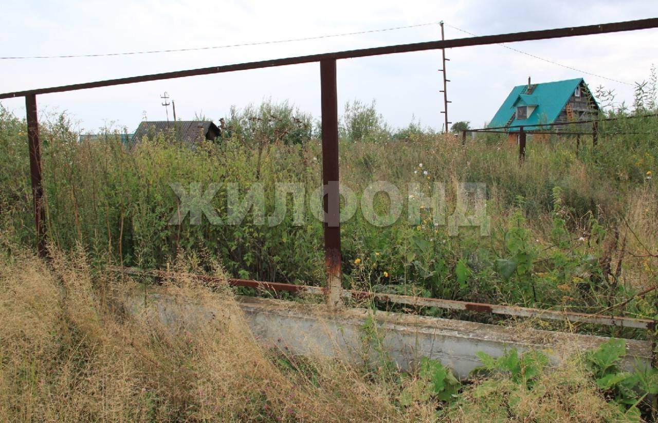 Продам земельный участок 1100 м.кв.
