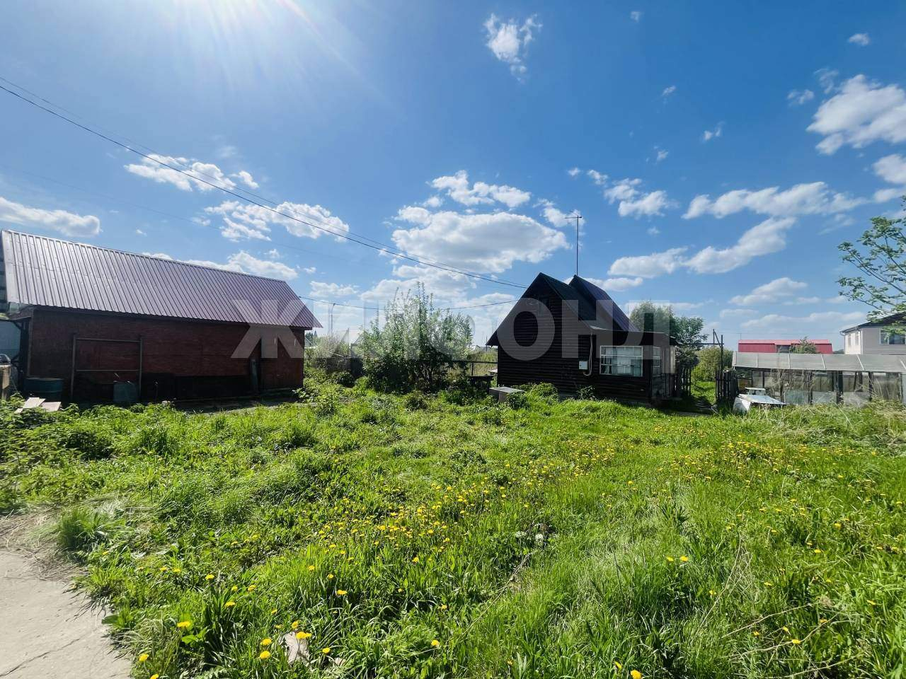 Продам земельный участок 1000 м.кв.
