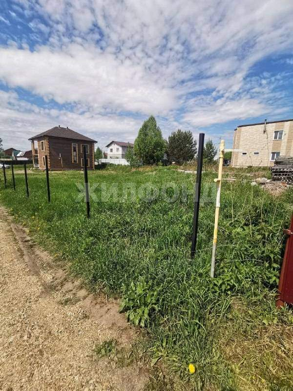 Продам земельный участок 750 м.кв.