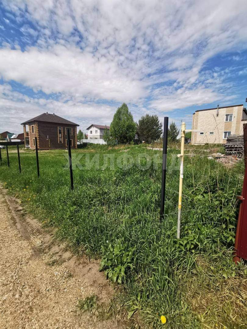 Продам земельный участок 750 м.кв.