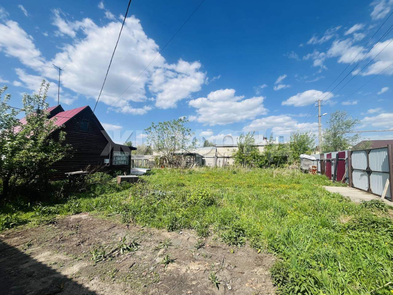 Продам земельный участок 1000 м.кв.