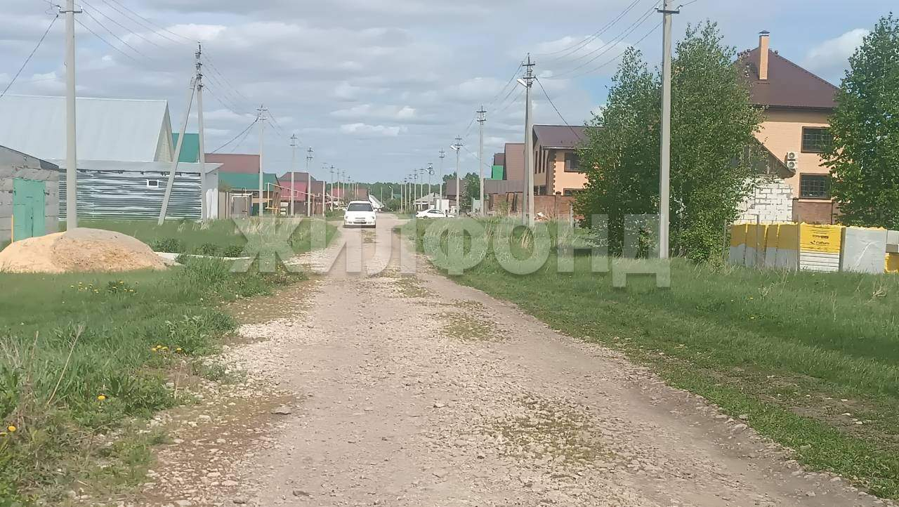 Продам земельный участок 1000 м.кв.