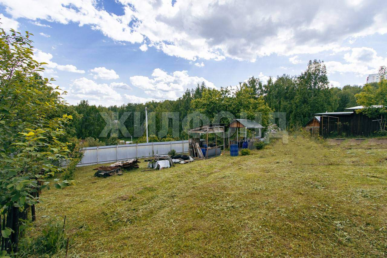 Продам земельный участок 630 м.кв.