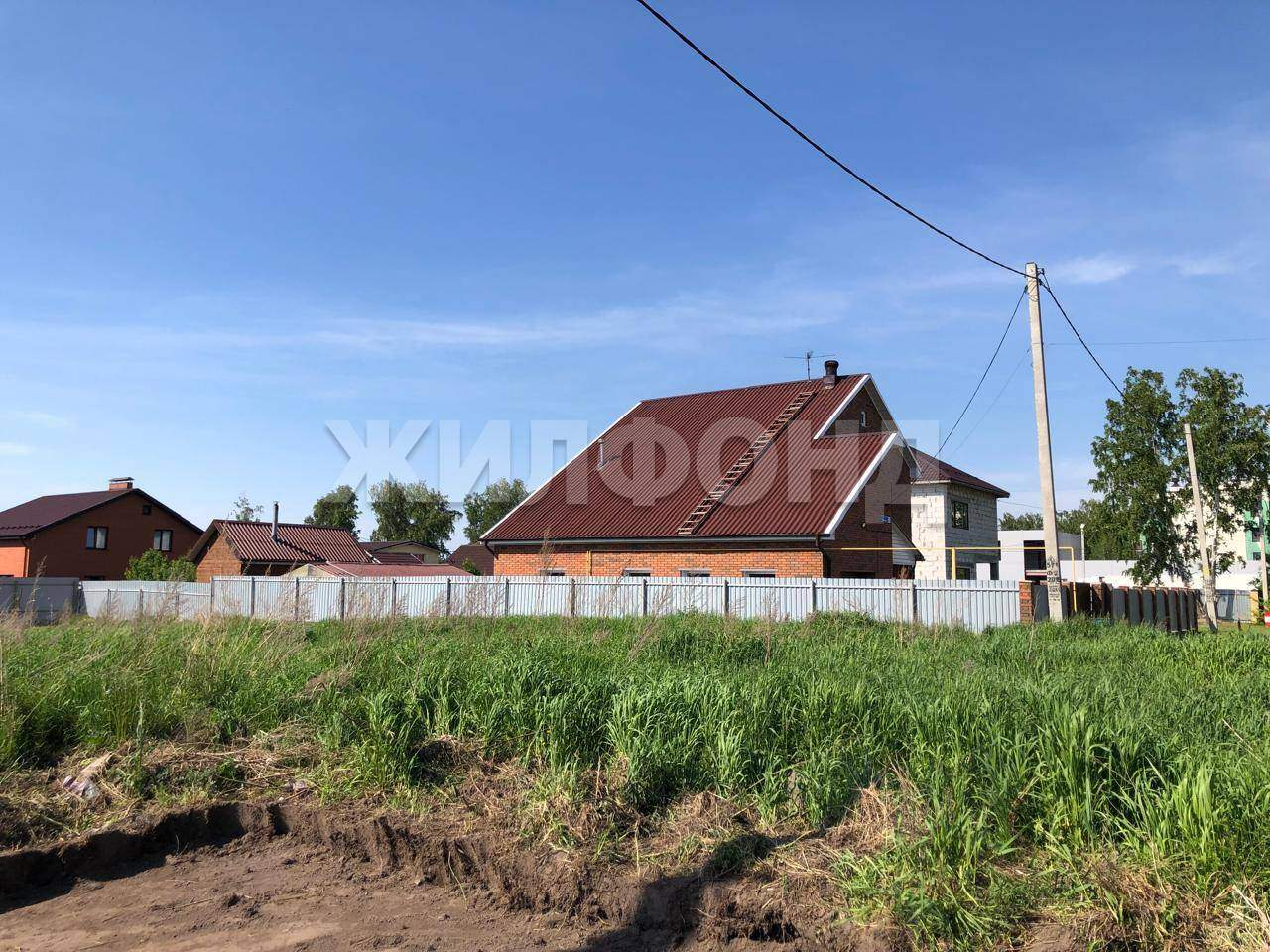 Продам земельный участок 1000 м.кв.