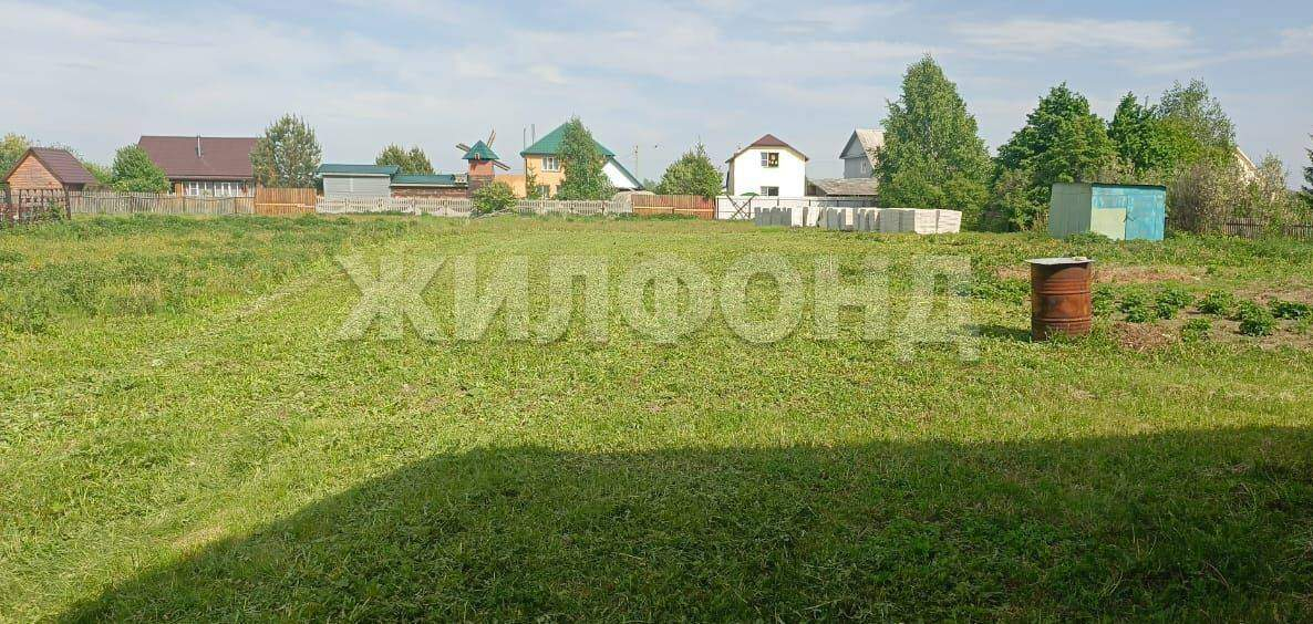 Продам земельный участок 1300 м.кв.