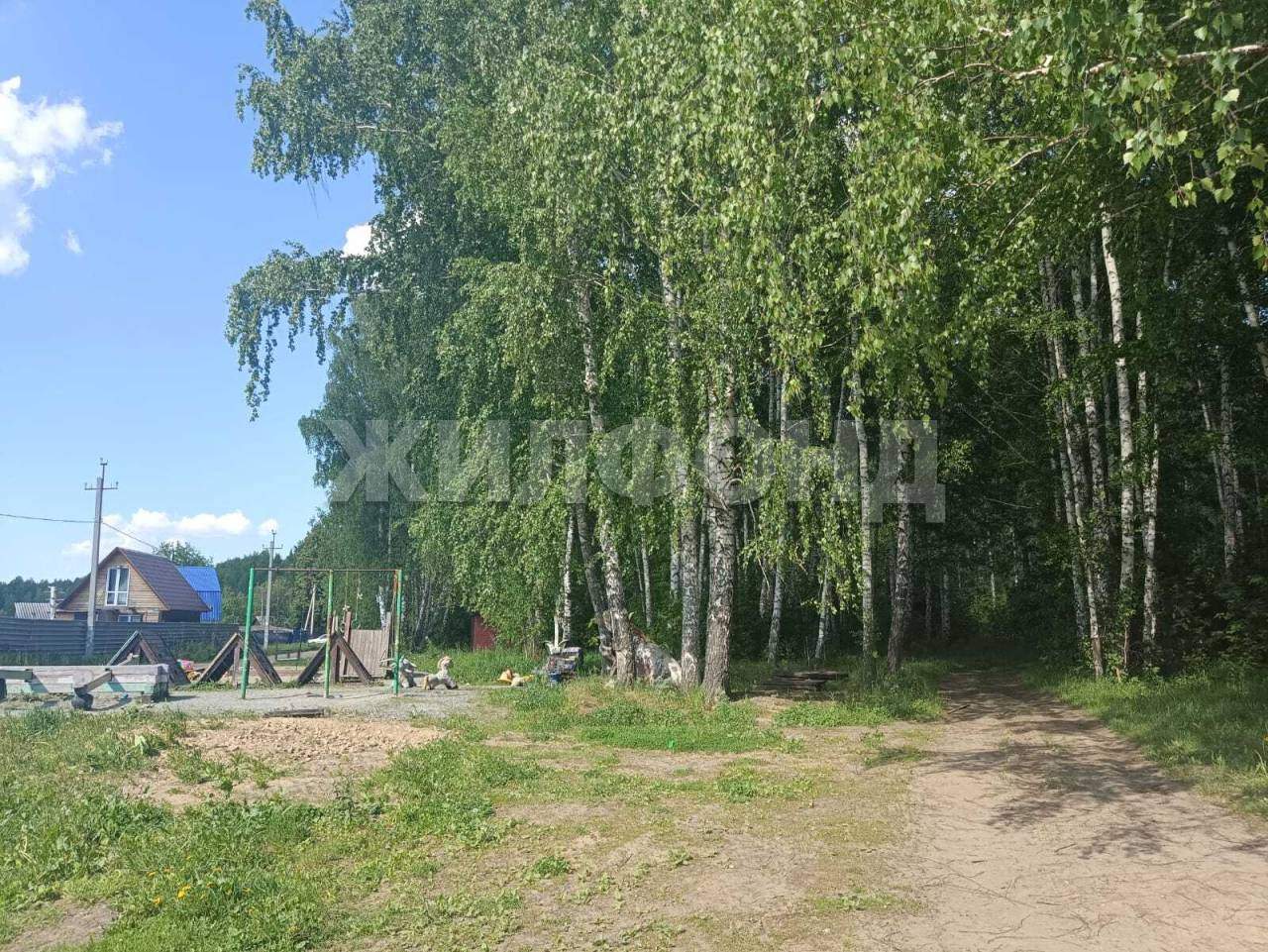 Продам земельный участок 600 м.кв.
