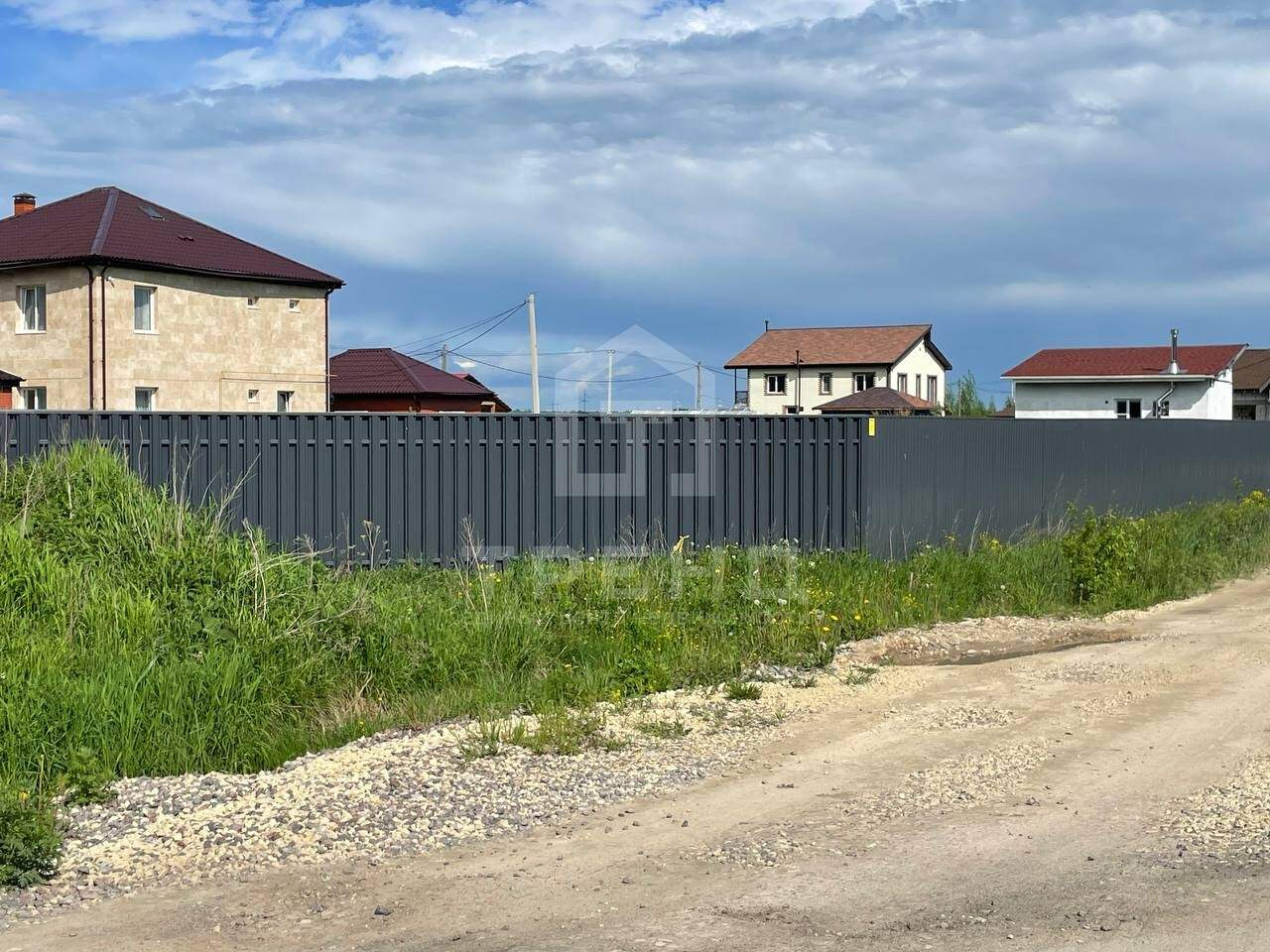 Продам земельный участок 2200 м.кв.