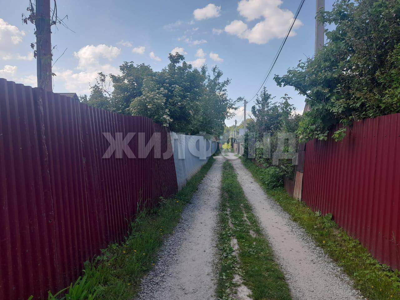 Продам земельный участок 600 м.кв.
