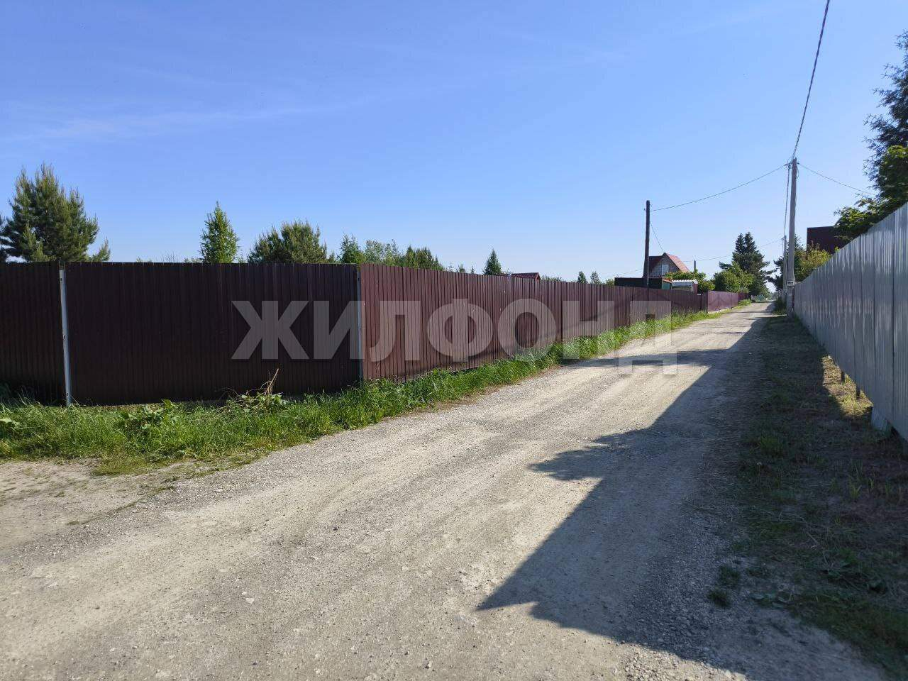 Продам земельный участок 1200 м.кв.