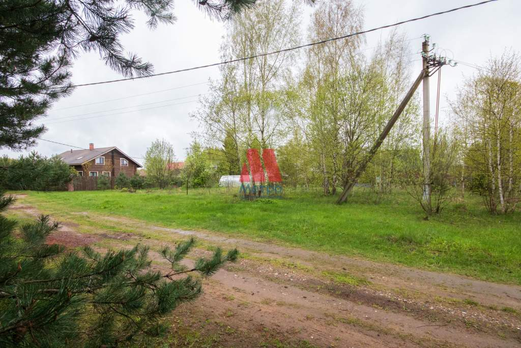 Продам земельный участок 1200 м.кв.