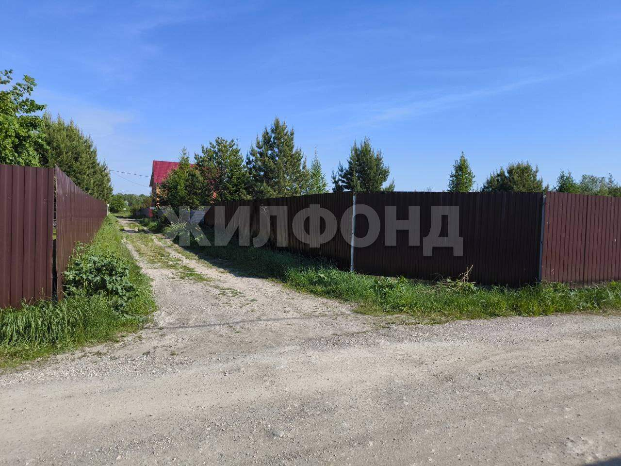 Продам земельный участок 1200 м.кв.