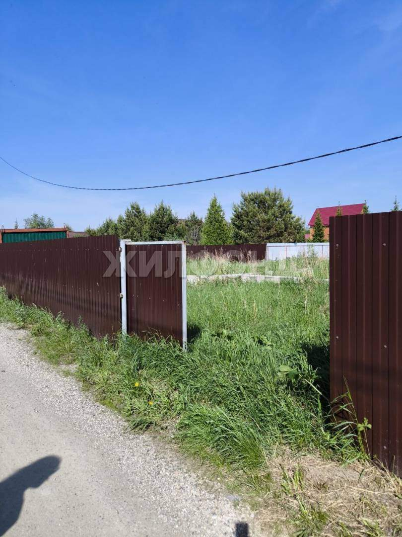 Продам земельный участок 1200 м.кв.