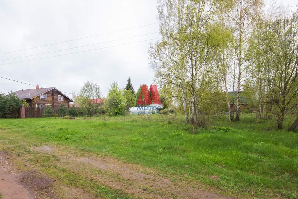 Продам земельный участок 1200 м.кв.