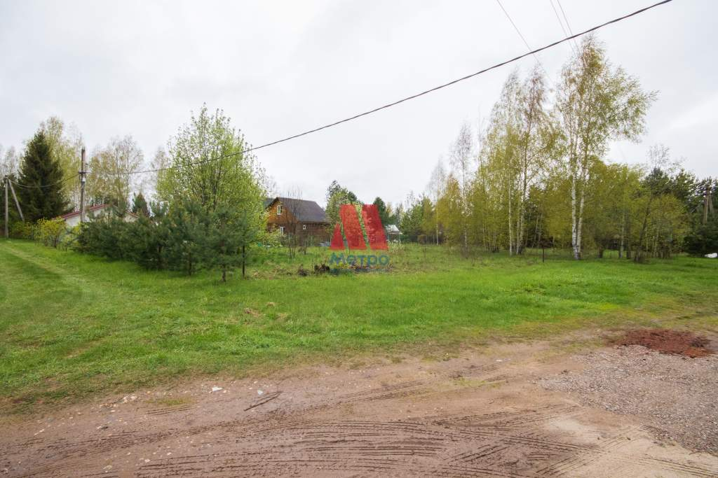 Продам земельный участок 1200 м.кв.