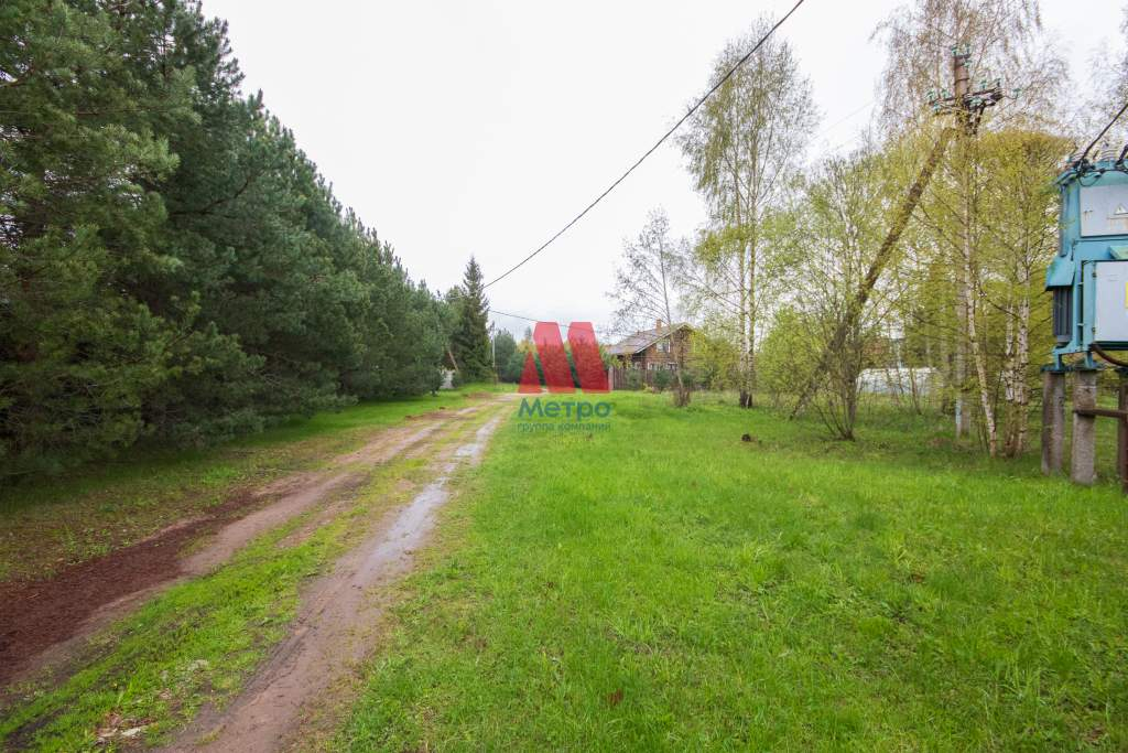 Продам земельный участок 1200 м.кв.