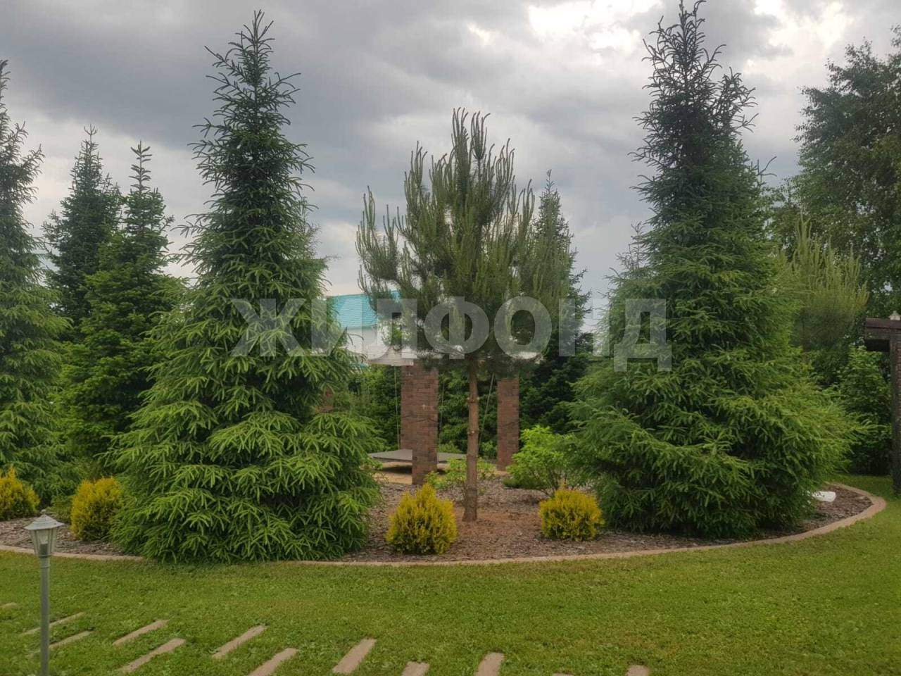 Продам земельный участок 1400 м.кв.