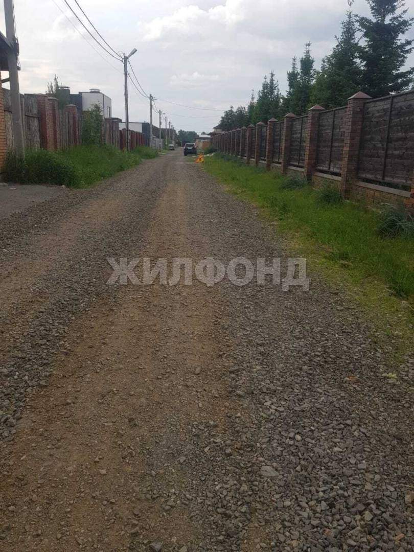 Продам земельный участок 1400 м.кв.