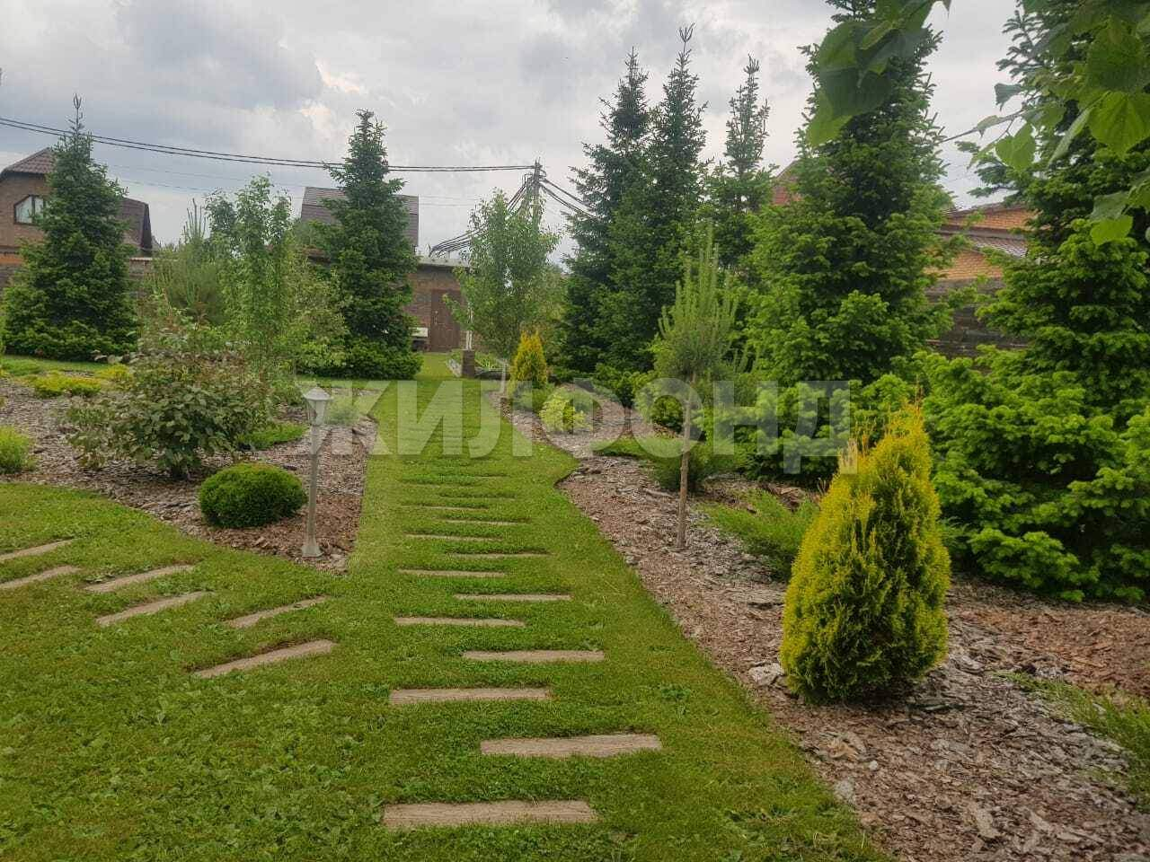 Продам земельный участок 1400 м.кв.