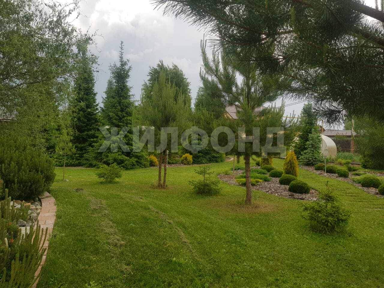 Продам земельный участок 1400 м.кв.