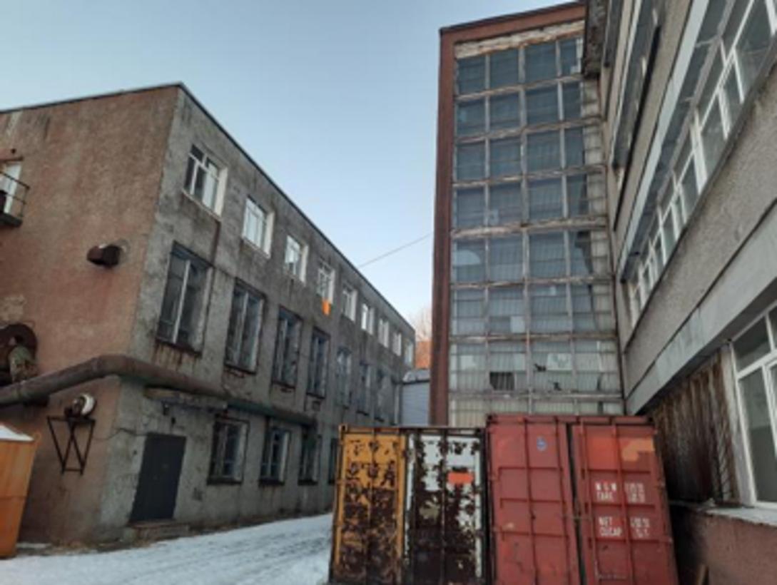 Продам торговое помещение 5002.4 м.кв.