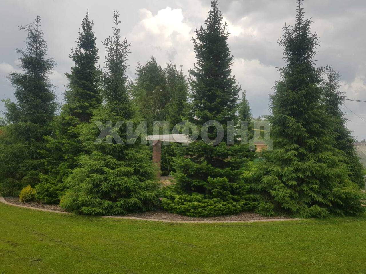 Продам земельный участок 1400 м.кв.