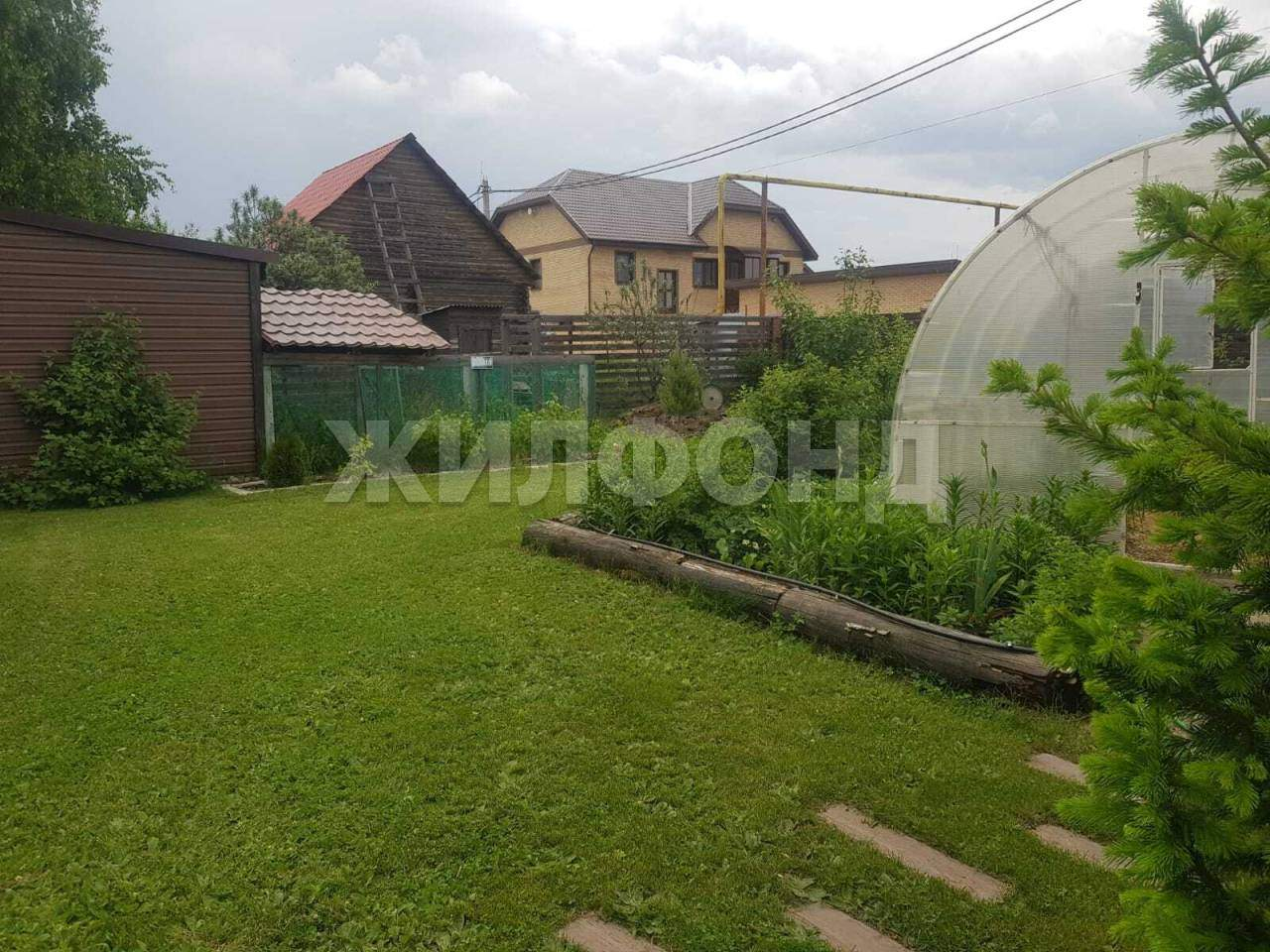 Продам земельный участок 1400 м.кв.
