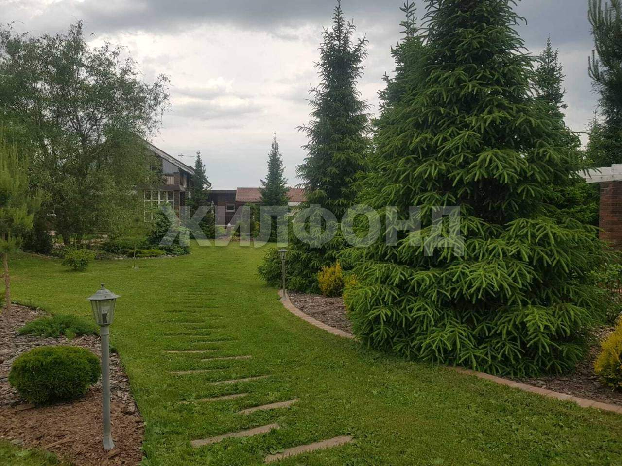 Продам земельный участок 1400 м.кв.