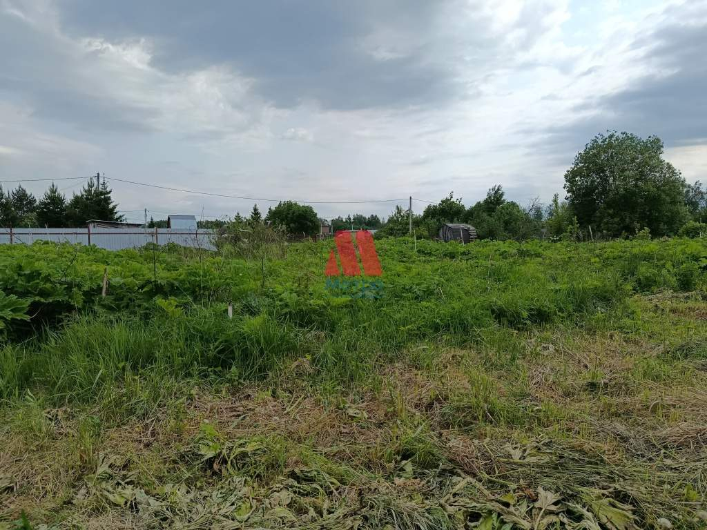 Продам земельный участок 2200 м.кв.