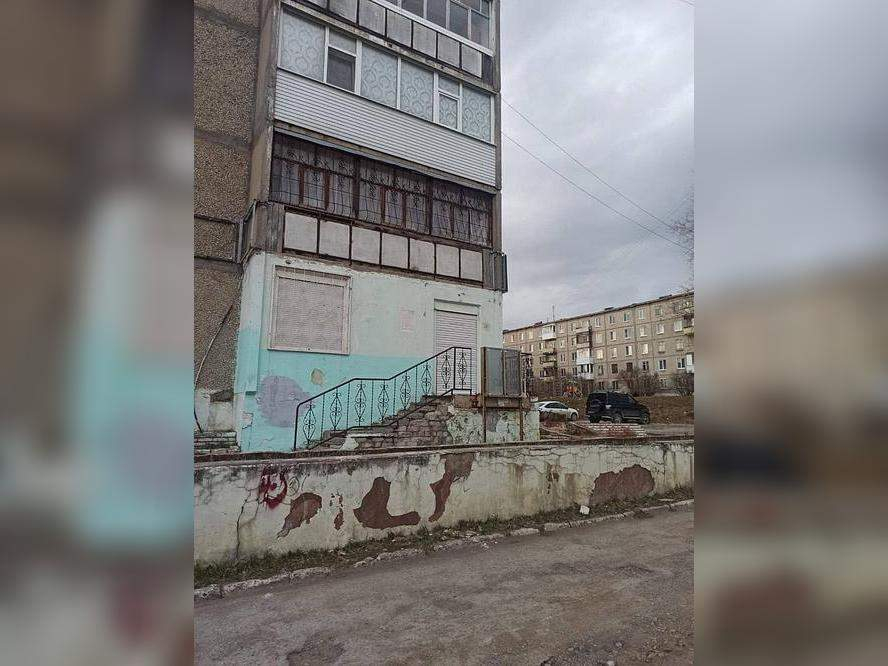 Торговая площадь на продажу в Березниках, Пятилетки улица, 107 фото №1