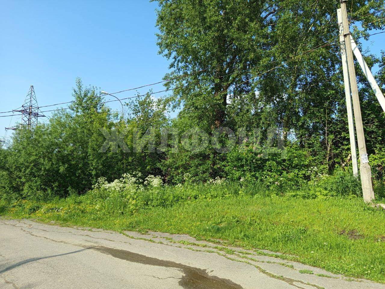 Продам земельный участок 600 м.кв.